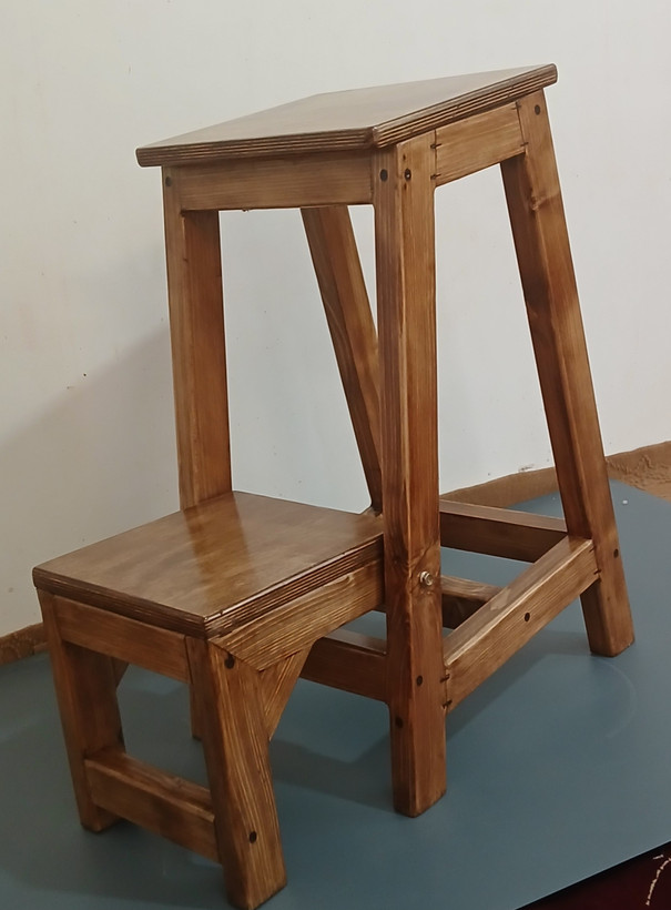 چهارپایه پله دار چوبی تاشو